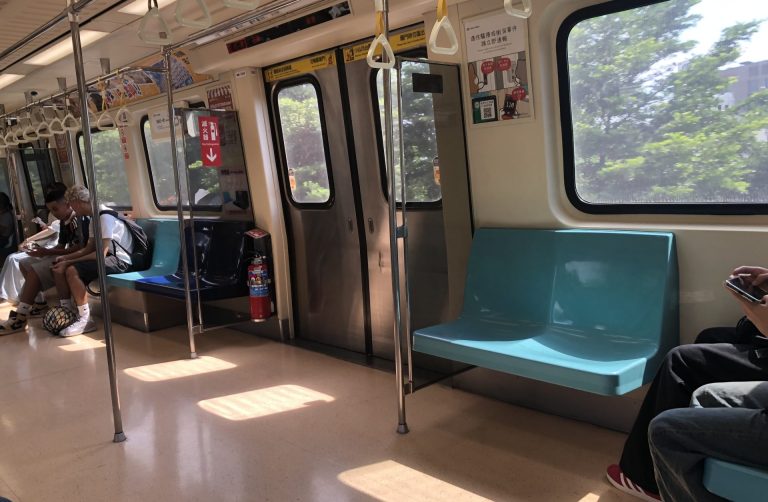 Read more about the article 綠色移動之一：捷運