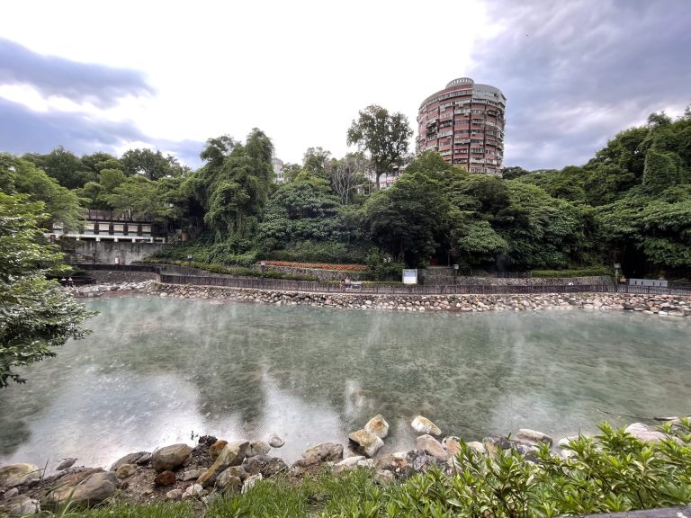 Read more about the article 寫台北之一  專訪《七星物語》作者郝譽翔：故事帶我們回到原鄉