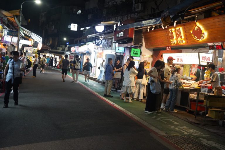 Read more about the article 電影裡的夜市之四 《一頁台北》:師大夜市作為迷宮與樂園